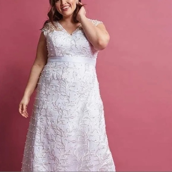 NWOT wedding dress - Picture 5 of 13